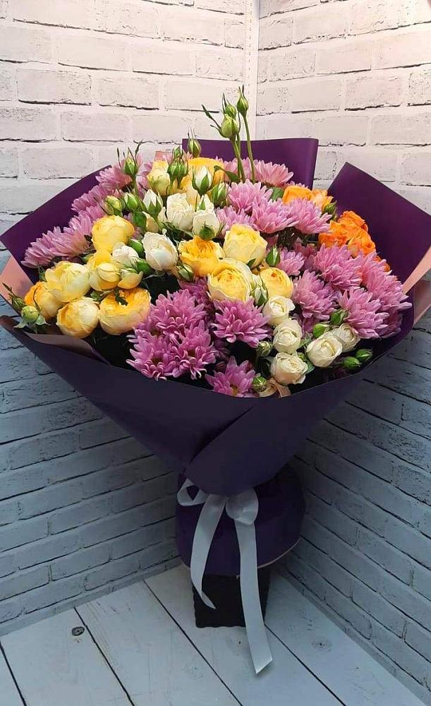 Букет цветов из: Хризантемы и Розы в Нахабино