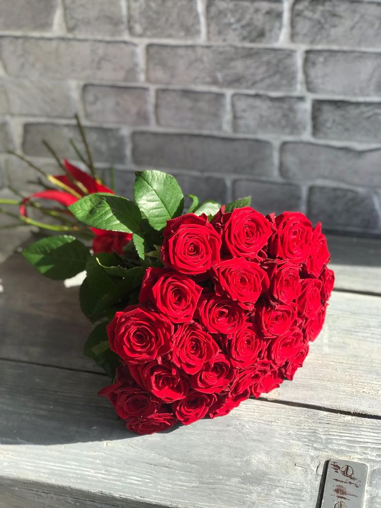 Букет Красные розы Фридом в Нахабино