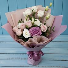 Букет цветов из:  Розы и Лизиантусы в Нахабино