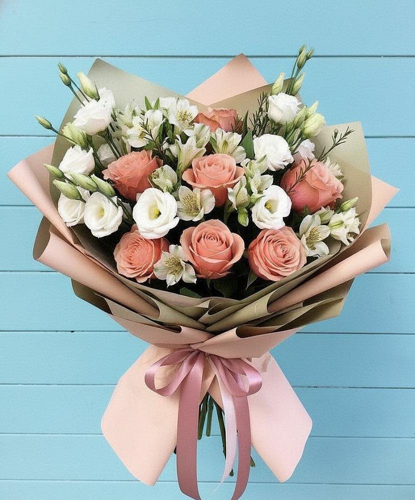 Букет цветов из: Розы, Альстромерии и Лизиантусы в Нахабино