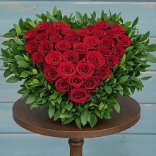 Цветочная композиция из Розы в виде сердца в Нахабино