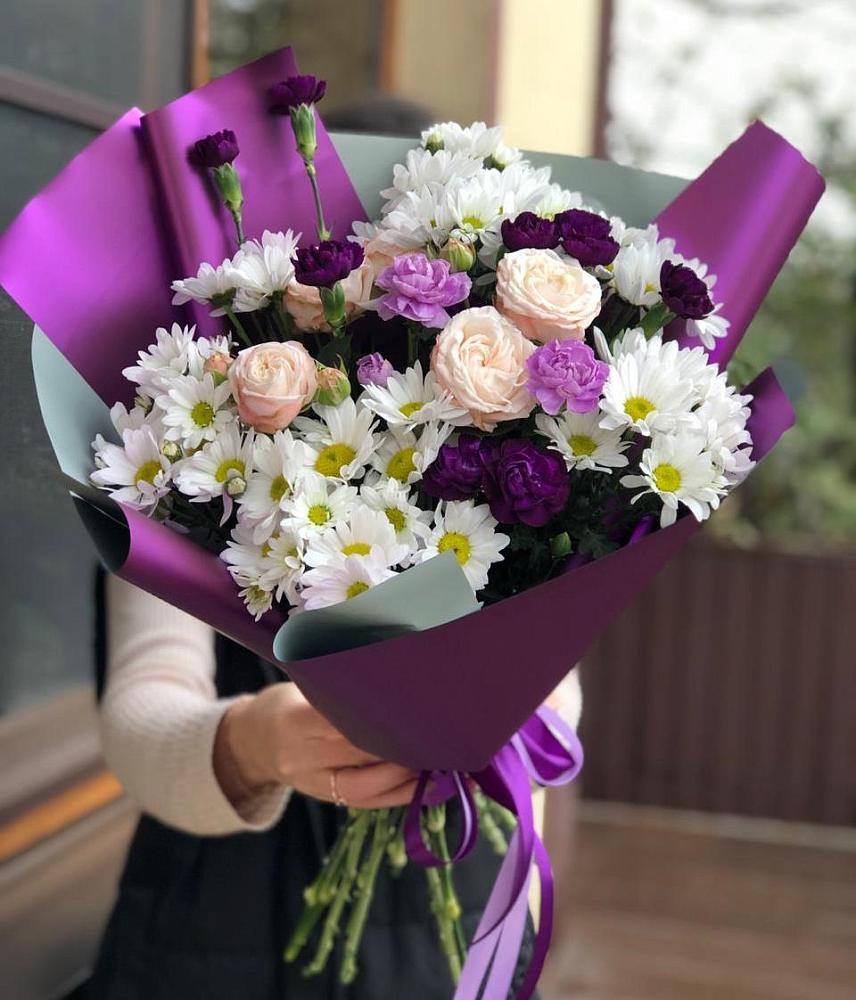 Букет цветов из: Хризантемы, Гвоздики и Розы в Нахабино