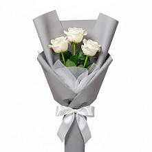 Букет 3 белые розы в Нахабино