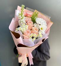 Букет цветов из:  Хризантемы и Розы в Нахабино