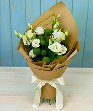 Букет цветов из:  Хризантемы и Лизиантусы в Нахабино