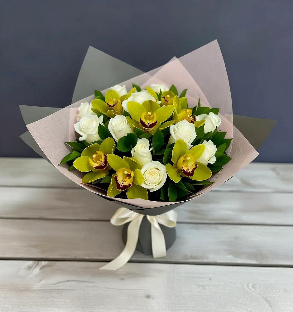 Букет цветов из: Орхидеи и Розы в Нахабино