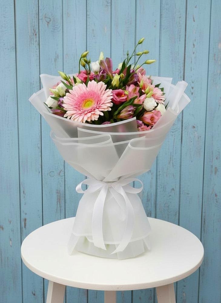 Букет цветов из: Герберы, Альстромерии и Лизиантусы в Нахабино