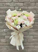 Букет цветов из:  Гвоздики, Розы, Лизиантусы и Хризантемы в Нахабино