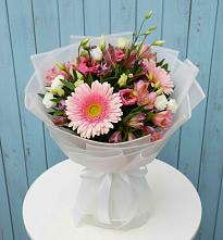Букет цветов из:  Герберы, Альстромерии и Лизиантусы в Нахабино