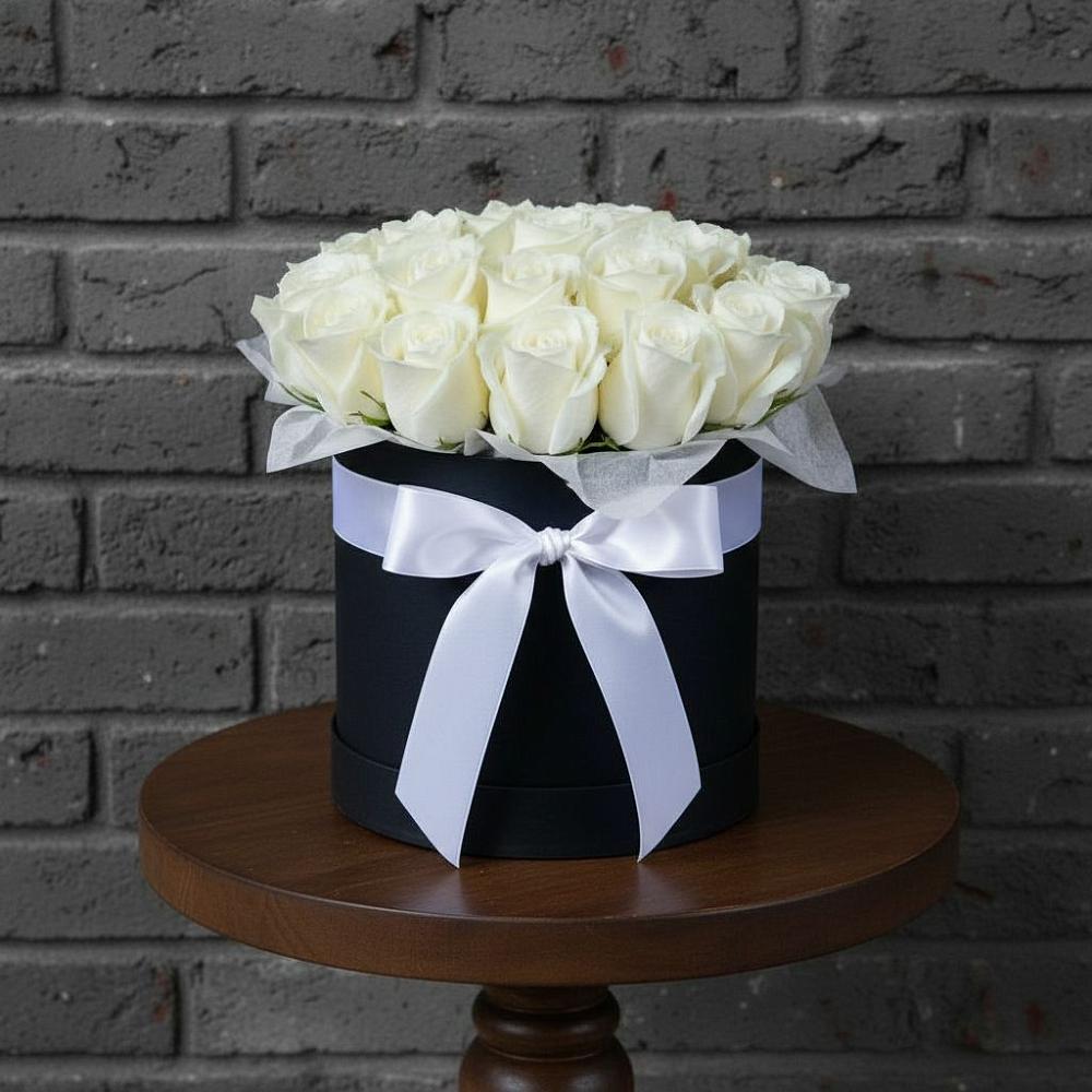 Цветочная композиция из Розы в шляпной коробке в Нахабино