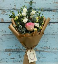 Букет цветов из:  Розы и Лизиантусы в Нахабино