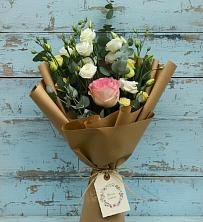 Букет цветов из:  Розы и Лизиантусы в Нахабино