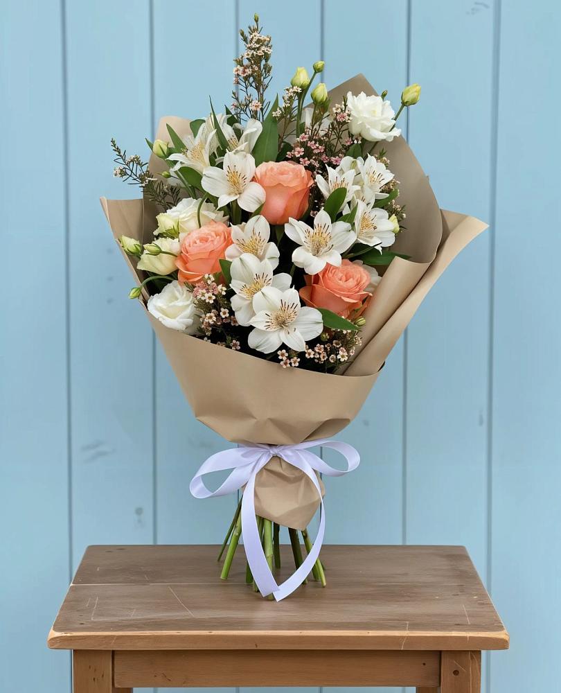 Букет цветов из: Альстромерии, Лизиантусы, Розы и Хризантемы в Нахабино