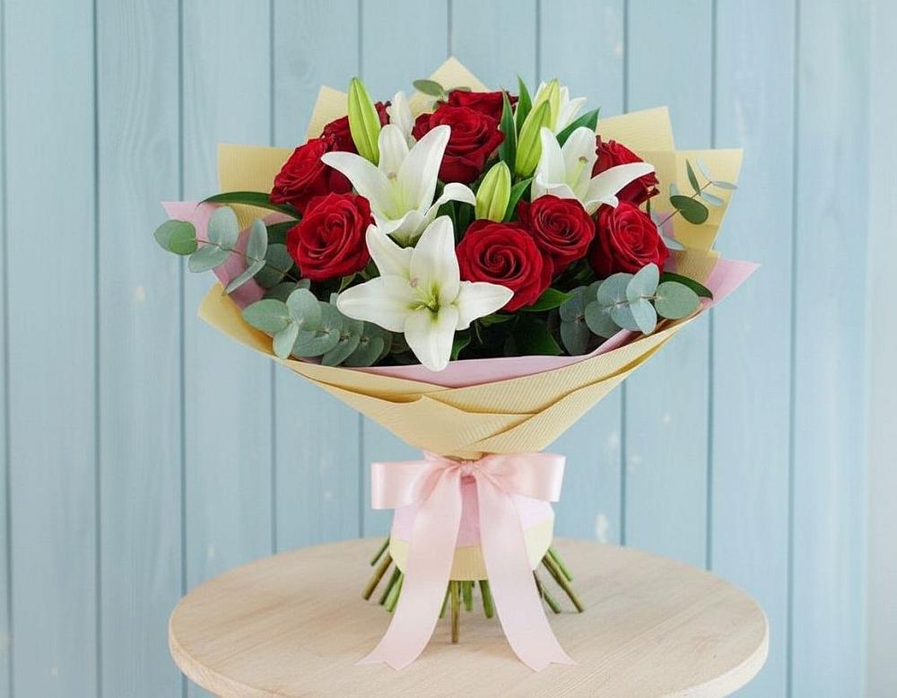 Букет цветов из: Лилии и Розы в Нахабино